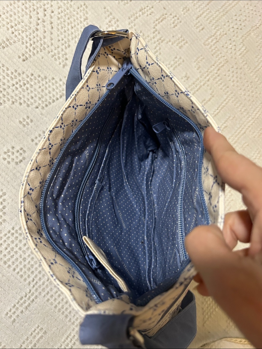 NWT Maison d’Hermine Floral Pattern Crossbody Shoulder Bag in Blue and Cream - Picture 7 of 7